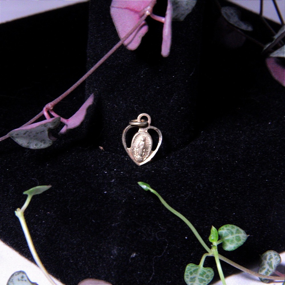 Vintage Sterling Silver Heart Miraculous Medal Virgin Mary Religious Charm‎